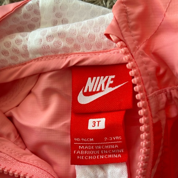 NWOT Girls 3T Nike Sportswear Windrunner Hooded Jacket Pink - Picture 4 of 7
